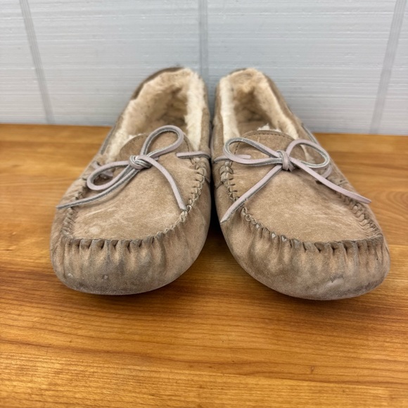 Ugg Dakota Tabacco Moccasin Loafer Slipper Sheepskin Shearling Lined Women’s 11 - Picture 2 of 8